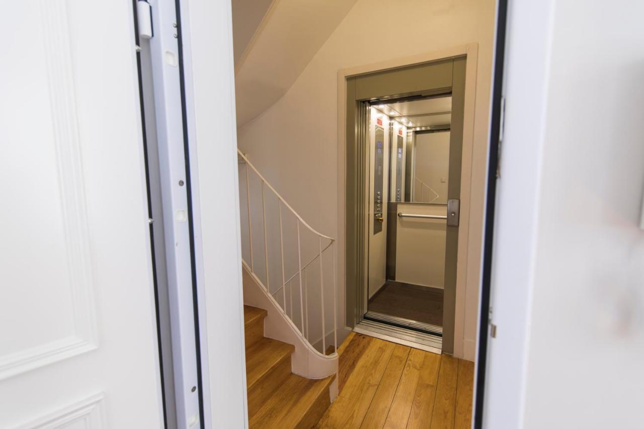 Appartamento Cozy Flat In The Heart Of Alfama Lisbona Esterno foto