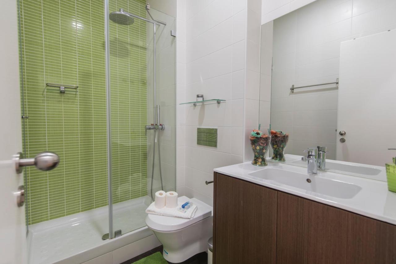 Appartamento Cozy Flat In The Heart Of Alfama Lisbona Esterno foto